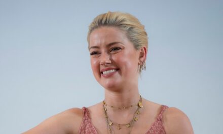 Amber Heard partage un rare aperçu de la vie de famille ultra-privée pour une journée spéciale