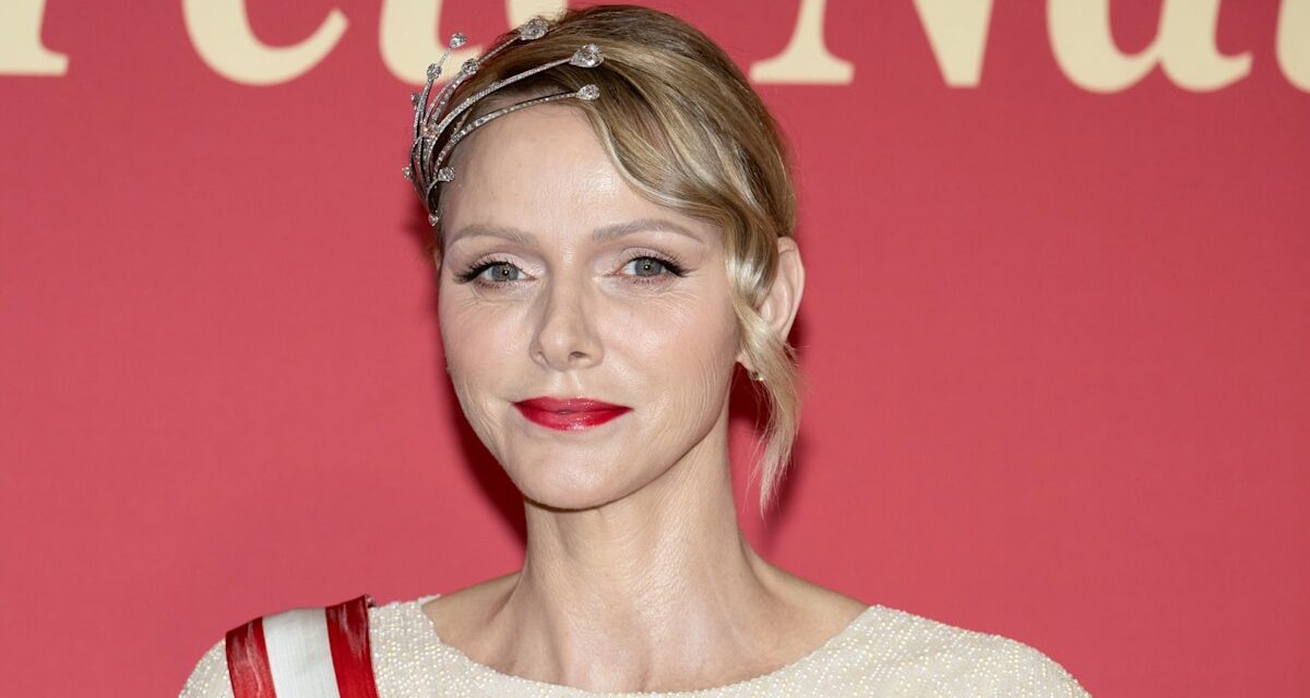 La princesse Charlène porte un diadème en mousse de diamant pour la première fois depuis 15 ans au gala de la fête nationale de Monaco