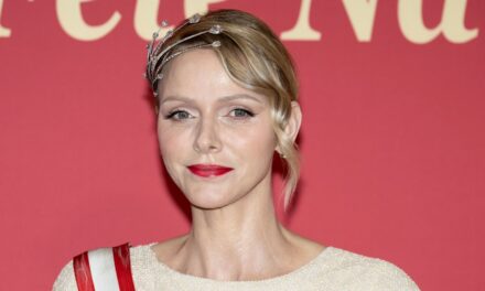 La princesse Charlène porte un diadème en mousse de diamant pour la première fois depuis 15 ans au gala de la fête nationale de Monaco