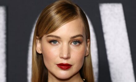 Jennifer Lawrence détaille le moment choquant où elle pensait qu&rsquo;elle allait mourir lors d&rsquo;un accident d&rsquo;avion