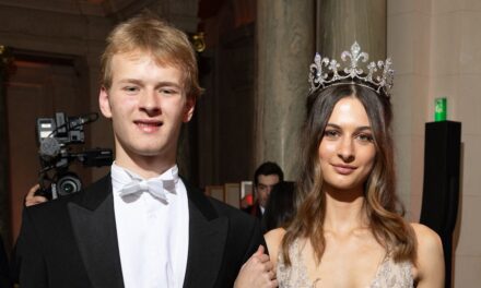 Le petit-fils du duc de Kent, Albert Windsor, fait une rare apparition au célèbre Bal des Débutantes à Paris