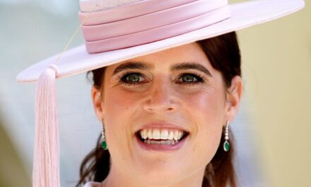 La princesse Eugénie canalise la fêtarde qui sommeille en elle dans sa jupe la plus bruyante