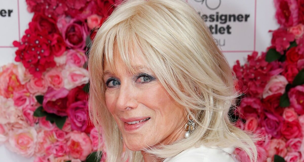 La star de Dynasty, Linda Evans, étonne les fans avec son apparence intemporelle alors qu&rsquo;elle fête ses 83 ans