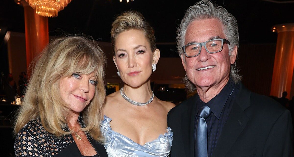 Kate Hudson admet que Goldie Hawn et Kurt Russell « étaient en désordre » dans une nouvelle mise à jour sur les parents célèbres
