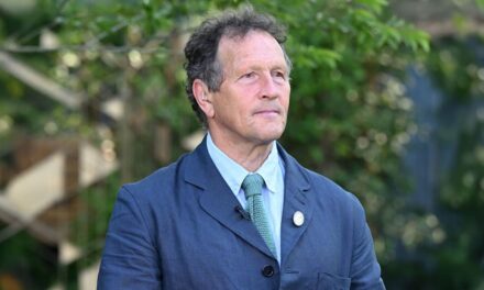 La star du Gardeners&rsquo; World, Monty Don, dévoile les résultats choquants d&rsquo;une « inondation majeure » dans une maison du Herefordshire