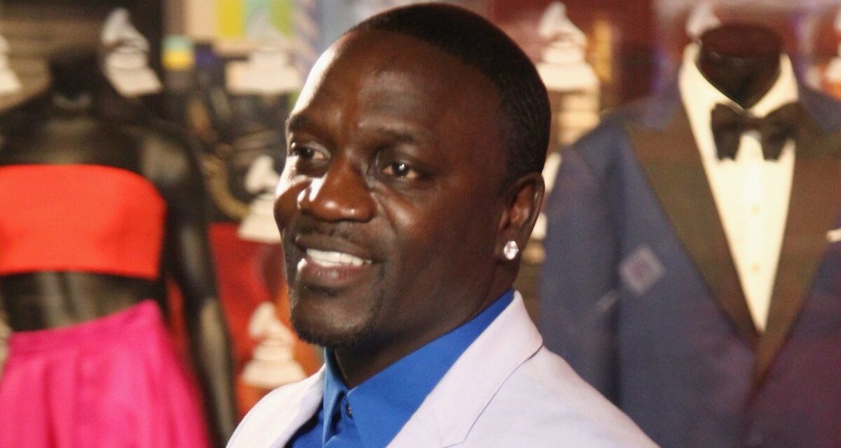 Qu&rsquo;est-il arrivé au chanteur Akon ? De l&rsquo;arrestation récente et de la carrière à la vie familiale complexe