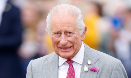 Exclusif : le roi Charles transforme la laine du troupeau royal en un article de luxe à 200 £ – juste à temps pour l&rsquo;hiver