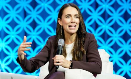 Dame Jacinda Ardern fait l’éloge de « l’optimisme implacable » du guerrier écologique Prince William