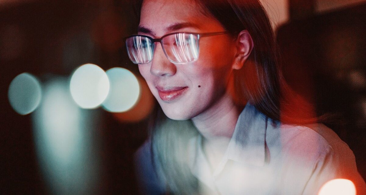 La science derrière les lunettes anti-lumière bleue : fonctionnent-elles réellement ?