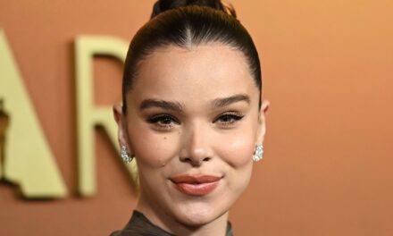 Hailee Steinfeld révèle pourquoi un guide de cadeaux pour enfants est « personnellement pertinent pour ma vie »
