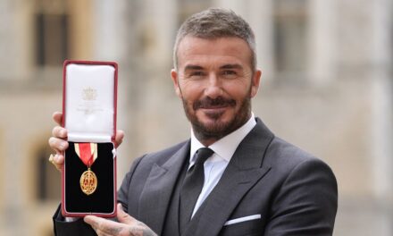 David Beckham fait fondre les cœurs avec un magnifique hommage aux « beaux enfants » après son titre de chevalier