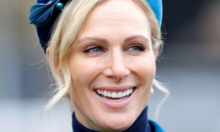 Le costume en velours Veronica Beard de Zara Tindall est la tenue de Noël ultime