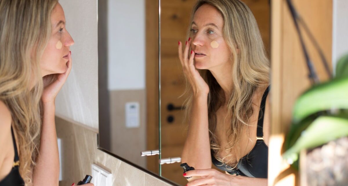 Comment vous donner un effet « lifting » avec juste un correcteur – et paraître des années plus jeune