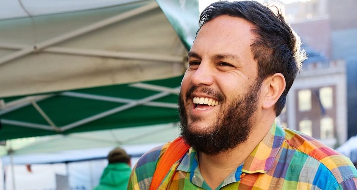 Comment organiser Thanksgiving dans un petit appartement, selon le cuisinier viral Dan Pelosi