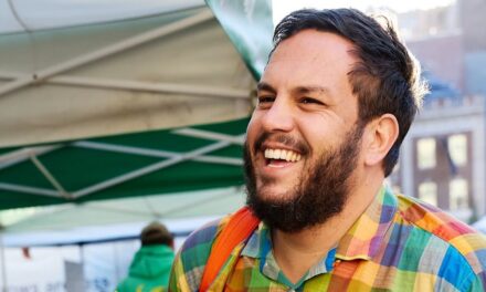 Comment organiser Thanksgiving dans un petit appartement, selon le cuisinier viral Dan Pelosi