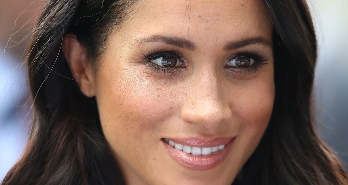 Les talons aiguilles Aquazzura en velours à 790 £ de Meghan Markle sont parmi les plus hauts que nous ayons vus porter