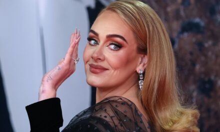 Le carré inspiré des années 60 d&rsquo;Adele est la transformation capillaire parfaite pour l&rsquo;hiver 2025