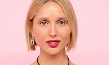 La princesse Olympia revisite le look classique de Disney pour la fête d&rsquo;Halloween avec la fille d&rsquo;Idris Elba