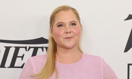 Amy Schumer partage un message puissant en révélant la véritable raison de sa sortie des réseaux sociaux