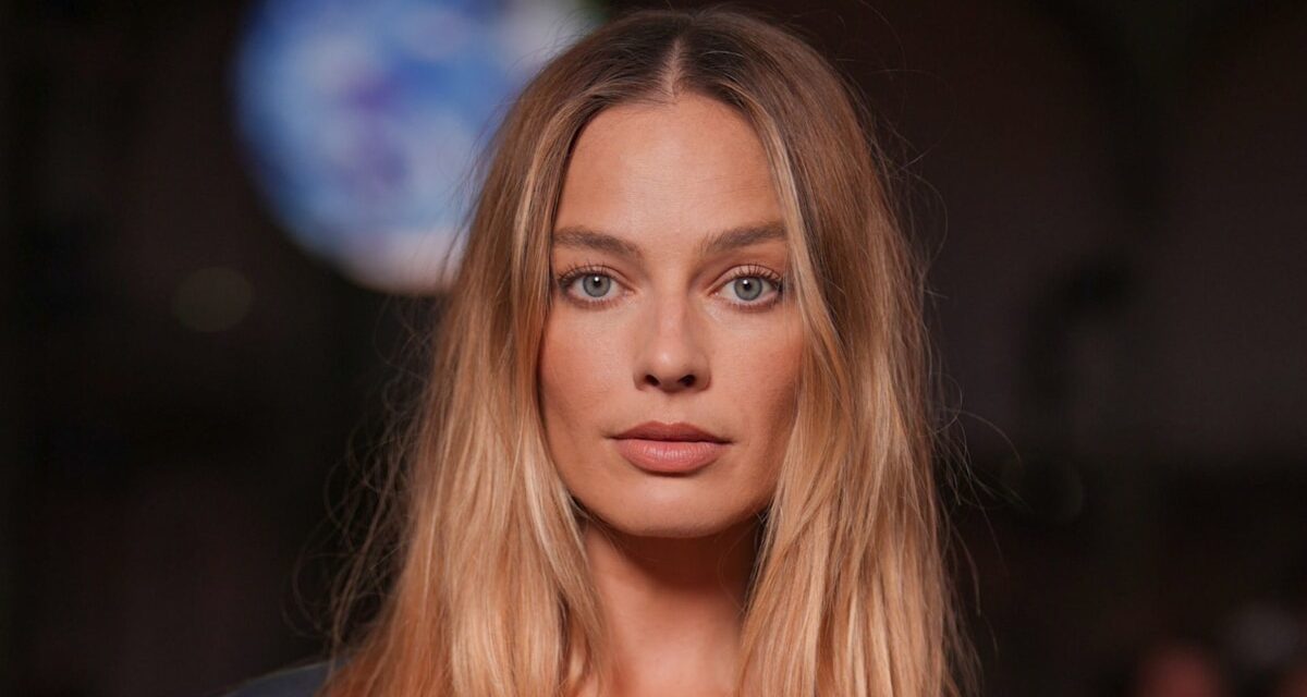 Margot Robbie perfectionne sa tenue d&rsquo;automne aux côtés de Jacob Elordi, co-star de Wuthering Heights