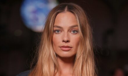 Margot Robbie perfectionne sa tenue d&rsquo;automne aux côtés de Jacob Elordi, co-star de Wuthering Heights