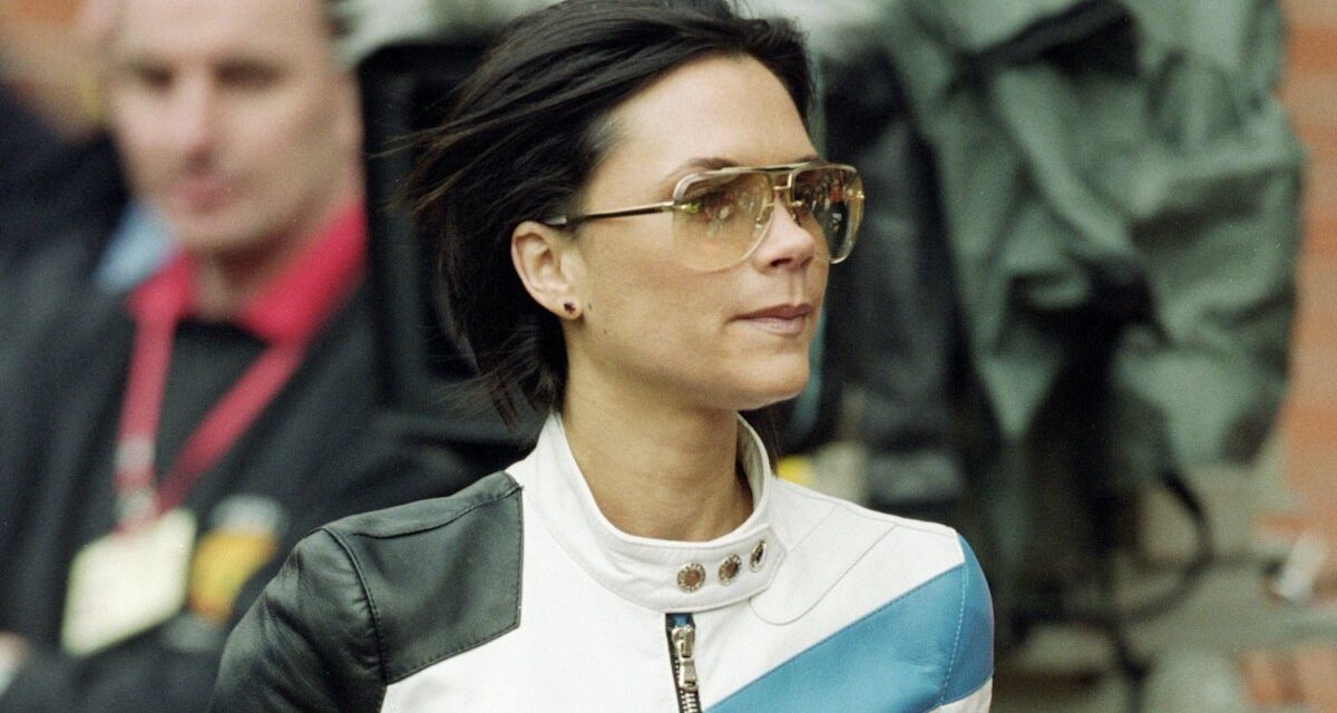 Voici comment louer la rare veste Noughties de Victoria Beckham