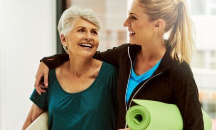 Cette pose de yoga de 10 secondes soulage la tension des hanches, facilite la digestion et calme l&rsquo;esprit.