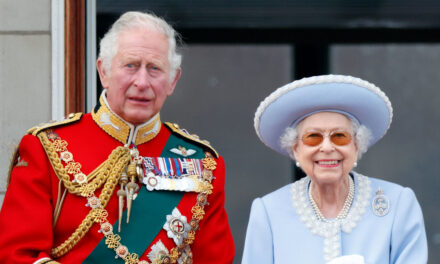 EXCLUSIF : la friandise à 7 £ « remuée à la main » du roi Charles est un clin d&rsquo;œil à sa défunte mère