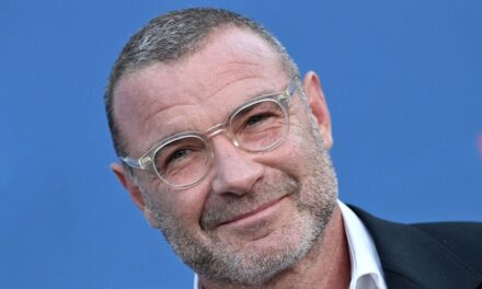 Liev Schreiber, 58 ans, hospitalisé et subit une « batterie de tests »