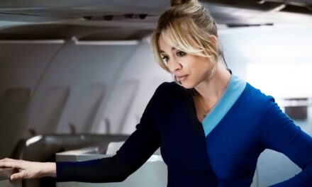 Thriller mystérieux « addictif » avec un score de 97 % de Rotten Tomatoes The Flight Attendant est votre prochaine frénésie