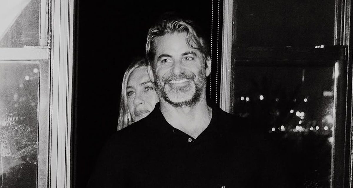 Jennifer Aniston est jumelle avec son nouveau petit ami lors d&rsquo;un rendez-vous amoureux en assortissant ses tenues à celles d&rsquo;elle