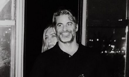 Jennifer Aniston est jumelle avec son nouveau petit ami lors d&rsquo;un rendez-vous amoureux en assortissant ses tenues à celles d&rsquo;elle