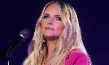 Miranda Lambert a le cœur brisé alors qu&rsquo;elle pleure 2 décès avec des adieux émouvants