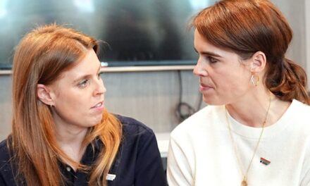 La princesse Béatrice et la princesse Eugénie partagent une étreinte émouvante lors de leur première sortie commune après le scandale de papa Andrew