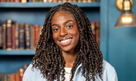 La vie hors écran de la star des Celebrity Traitors, Cat Burns – de la musique au statut relationnel