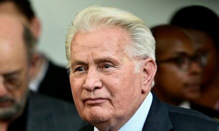 Martin Sheen révèle une vérité inattendue sur son changement de nom