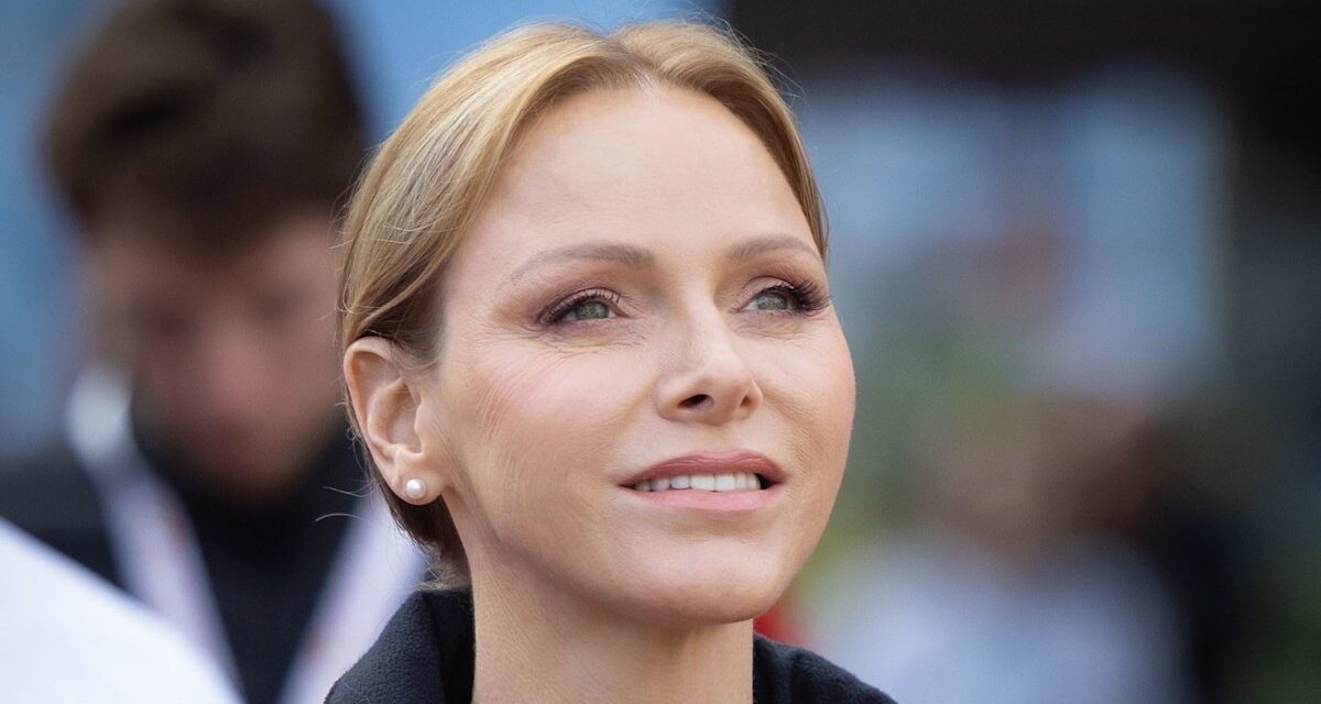 La princesse Charlene devient une héroïne d&rsquo;action avec un pistolet flamboyant dans des cargaisons inattendues