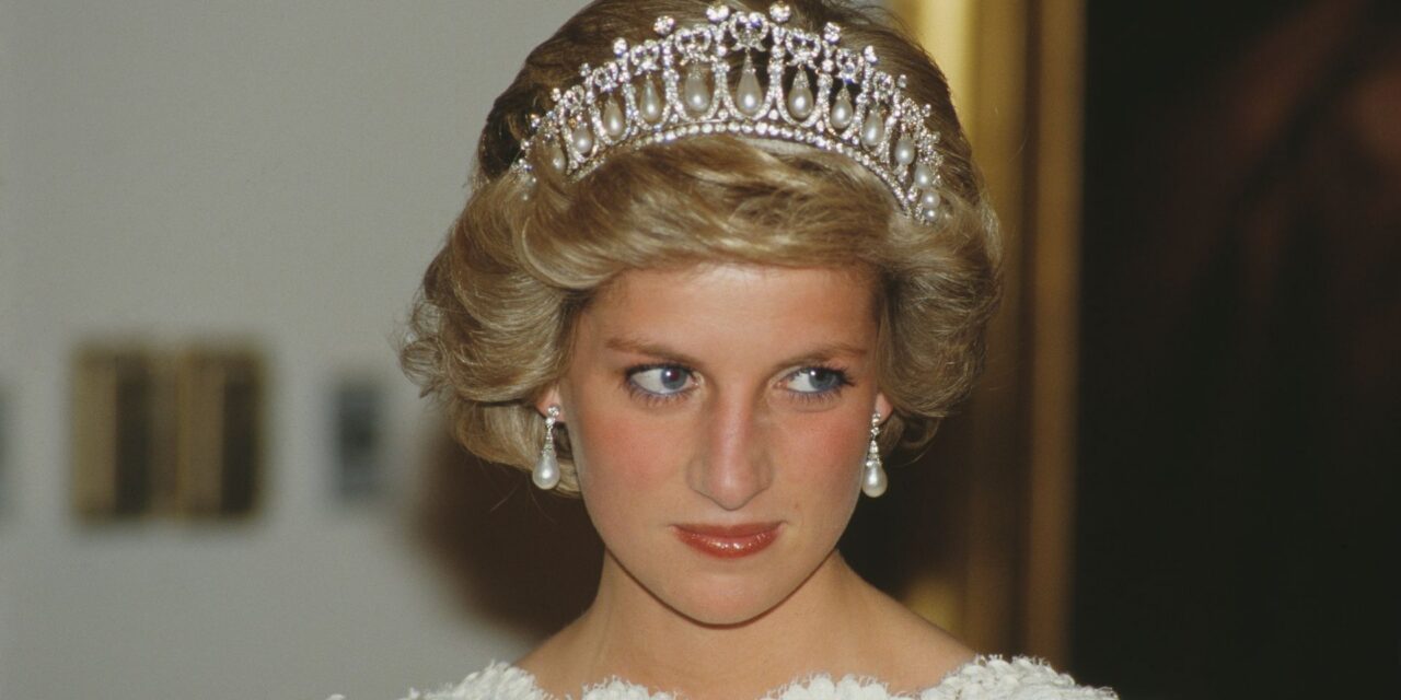 Cet influenceur vient de rendre la tenue de jogging et de bottes de la princesse Diana tendance pour 2025