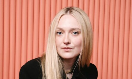 Dakota Fanning fait une confession franche sur le fait qu&rsquo;elle est devenue mère à 30 ans