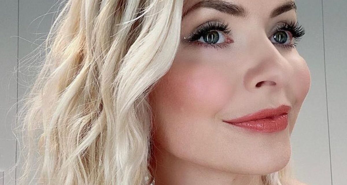 Holly Willoughby ne jure que par ce mascara à 6 £ pour des cils super longs – et il vient de sortir lors des soldes du Black Friday