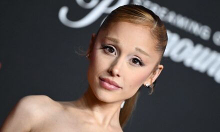 Ariana Grande choque les fans dans une robe approuvée par Elphaba lors de la première européenne de Wicked: For Good