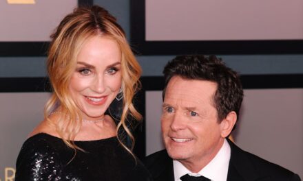 L&rsquo;épouse de Michael J. Fox, Tracy Pollan, parle de l&rsquo;aide « solidaire » des enfants au milieu de la bataille « très difficile » de papa contre la maladie de Parkinson.