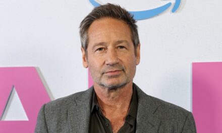 Rencontrez l&rsquo;épouse fleuriste de la star de X-Files, David Duchovny, avec un écart d&rsquo;âge de plus de 30 ans