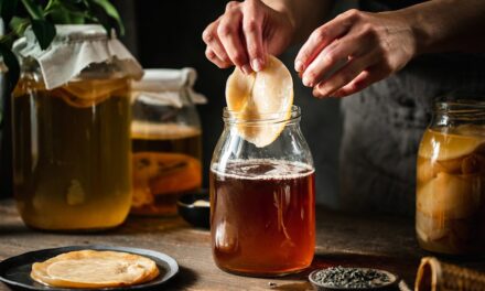 Les aliments fermentés valent-ils le battage médiatique ? Les nutritionnistes décomposent les allégations santé