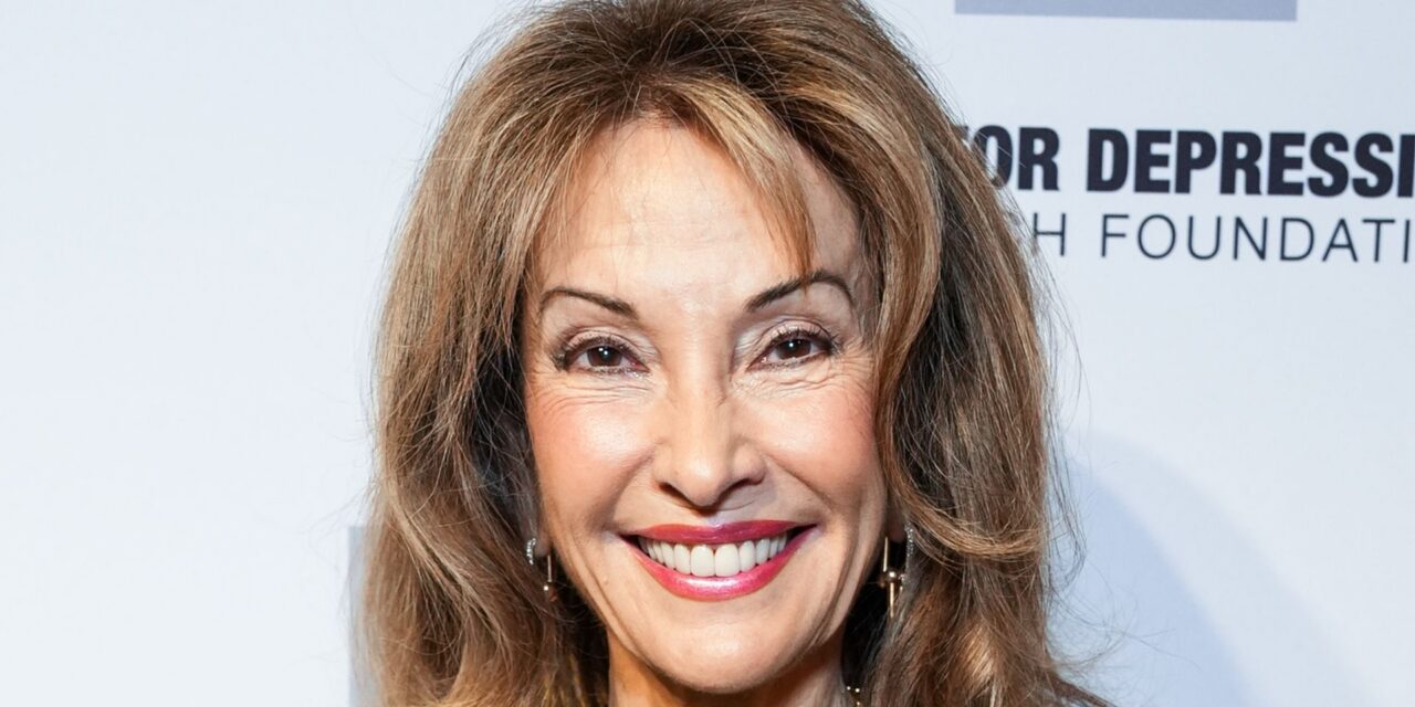 Dans la garde-robe spectaculairement organisée de Susan Lucci