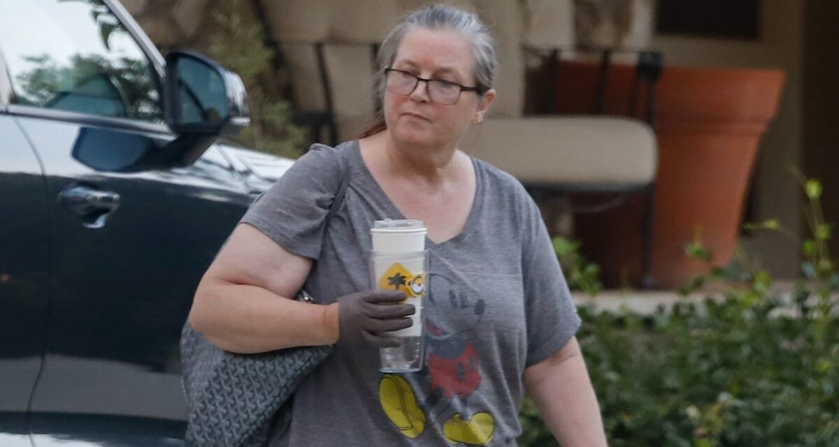 Bridget Fonda dévoile son apparence la plus mince de tous les temps lors d&rsquo;une superbe sortie