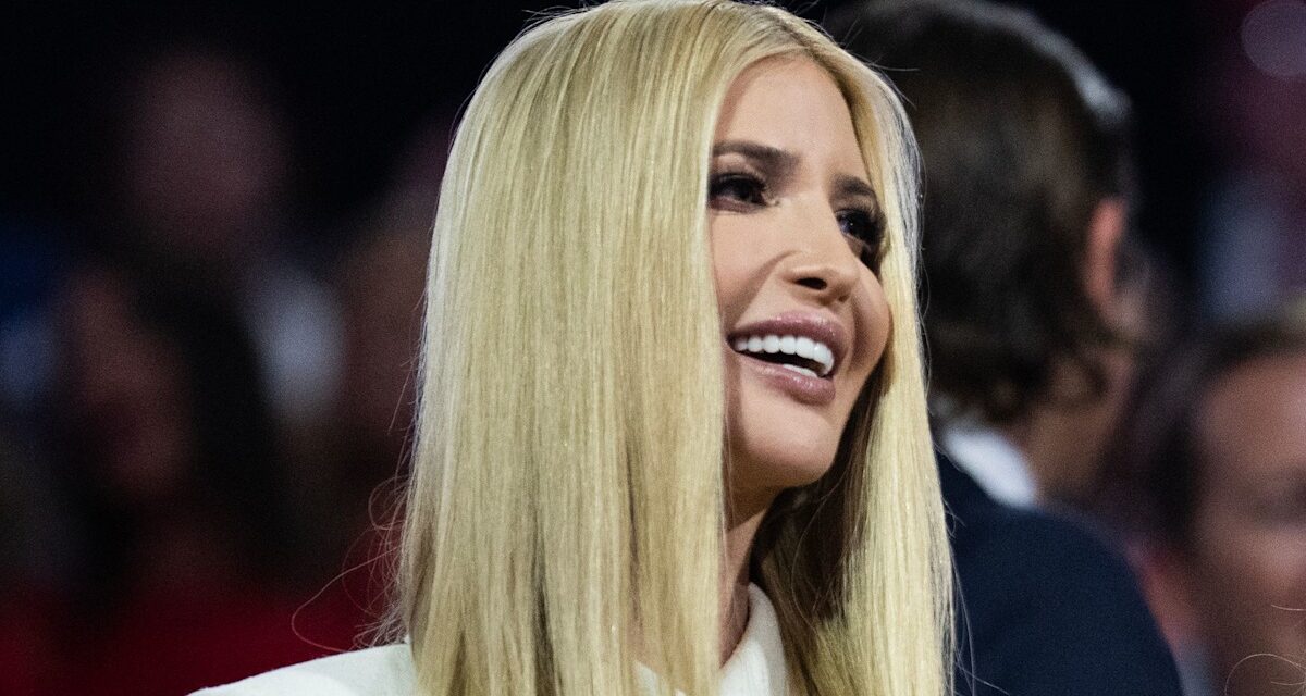 Les trois enfants d&rsquo;Ivanka Trump ont la même taille de mannequin sur une rare photo de famille