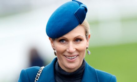 Zara Tindall, 44 ans, se présente avec un look « faisant autorité » pour la sortie de Cheltenham