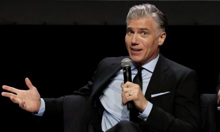 Les fans se rassemblent autour de l&rsquo;acteur de Star Trek alors qu&rsquo;il fait une triste confession