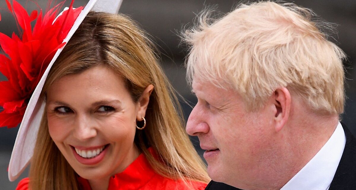 Carrie Johnson partage une adorable photo de bébé Poppy célébrant une étape spéciale aux côtés de son mari Boris Johnson